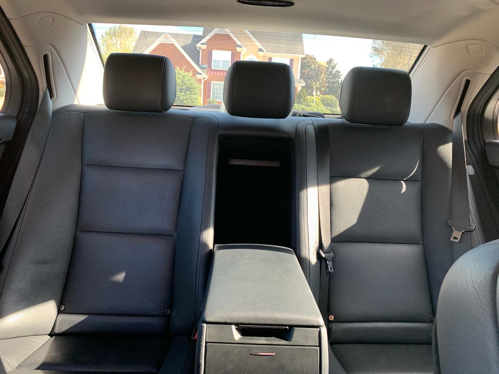  4 PASSENGER LUXURY SEDAN - MERCEDES S550  Number of Passenger: 4